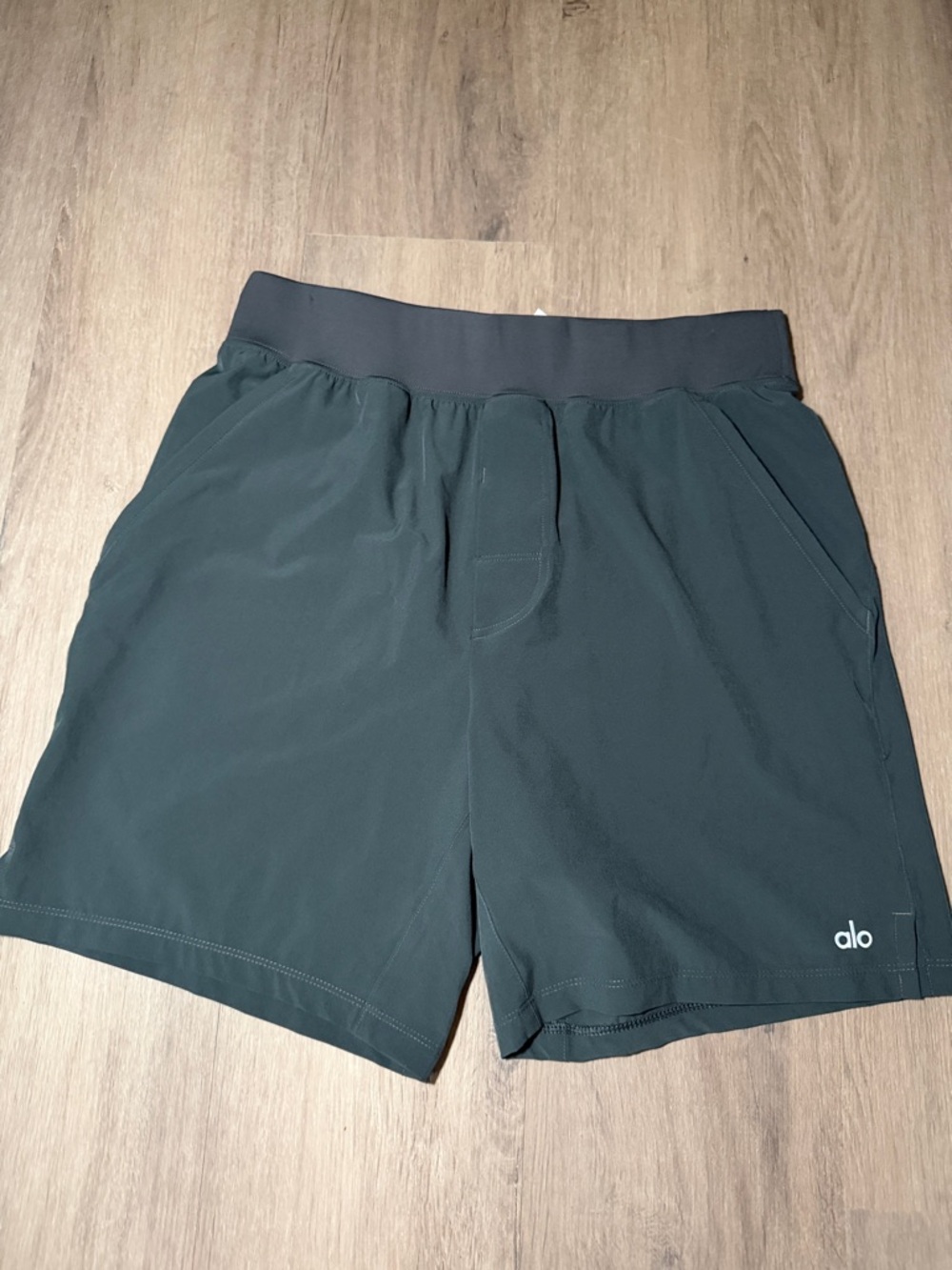 ALO Yoga Men’s Black Athletic Shorts